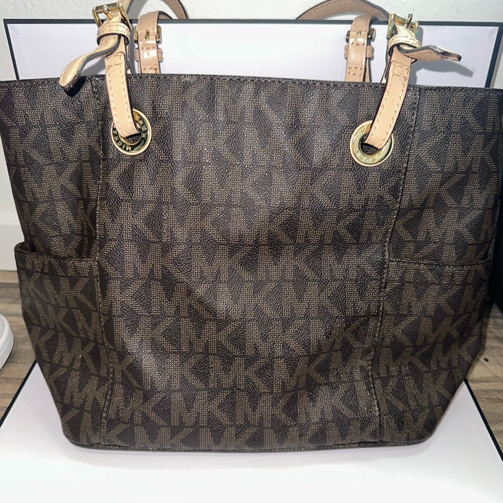 Michael Kors Jet Set Tote